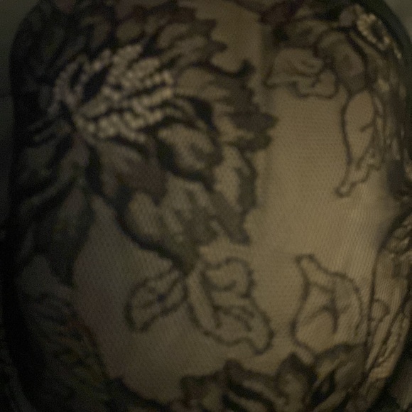 Women’s black and cream lace bra 34D - Picture 2 of 7